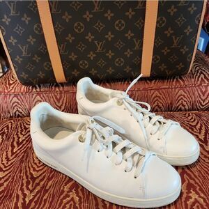 Louis Vuitton White. Leather Sneakers Minimalist Design